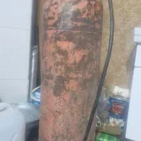 فروش ۳۰ عدد کپسول بزرگ ۴۰ کیلویی و پمپ ۵۰۰ لیتری