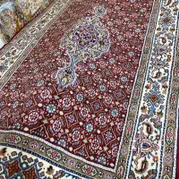 فرش نقشه ماهی گل ابریشم لاکی کرم