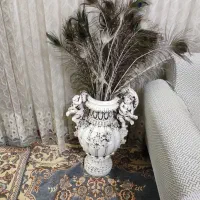 گلدان مجسمه ای