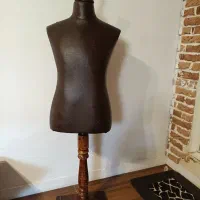 مانکن نیمه  چرم و چوب