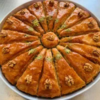 فروشنده قنادی خانم