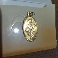 اویز طلا به قیمت تابلو