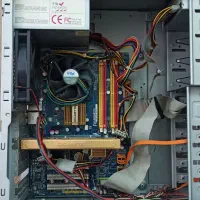 کیس گرین با باندل پنتیوم ۴ با ضمانت