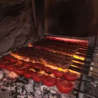 بچند نفر همکار در کبابی نیازمندیم