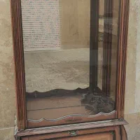 ویترین شیک و جنس چوب