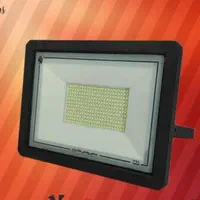 لامپ پرژکتور SMD شاهچراغ 2سال گارانتی تعویضچندباره|لامپ و چراغ|قم, شهدا|دیوار