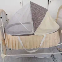 گهواره و روروئک کودک