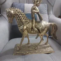 مجسمه برنجی اسب و سرباز
