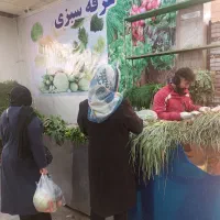 فروشنده خانوم