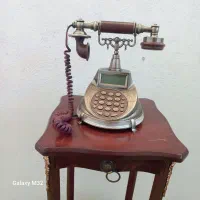 میز تلفن و تلفن آنتیک