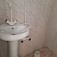 فروش یک سرویس بهداشتی کانکسی و یک کمد دیواری|لوازم سرویس بهداشتی|شهرکرد, |دیوار