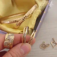 ۱۸ گرم طلا. * النگو گوشواره انگشتر و دو پلاک*