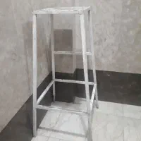 چهارپایه آهنی سالم