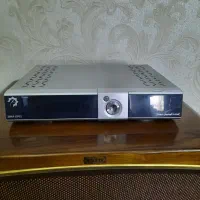 دستگاه دیجیتال تلویزیون با کنترل