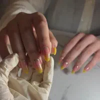 کاشت ناخن باتخفیف ویژه/ژلیش/لمینیت/آموزش کاشت ناخن