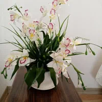 گلدان گل مصنوعی