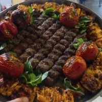تهیه غذای تازه رستوران و بیرون بر مالک