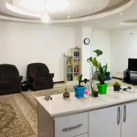 واوان گلهای شرقی پشت پاساژ صدرا طبقه دوم تک واحدی