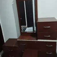 تخت و دراور آینه دار