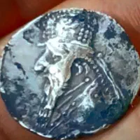 یک سکه نقره اشکانی مهرداد دوم شرط اصل