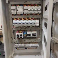 برقکار حرفه‌ای و نصب دوربین، شبانه‌روزی