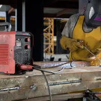 جوشکار هستم|خدمات پیشه و مهارت|ساری, |دیوار