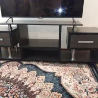 میز تلویزیون تمیز و سالم ومحکم