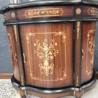 ویترین و کنسول