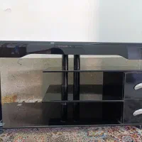 میز تلویزیون در حد نو بدون شکستگی