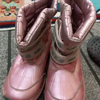 نیم بوت|کفش و لباس بچه|مبارکه, |دیوار