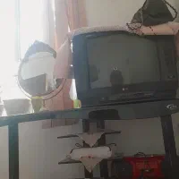 میزتلویزیون وتلویزیون