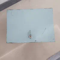 صندوقچه آهنی قدیمی قفل دار|کلکسیون اشیاء عتیقه|تهران, زرکش|دیوار