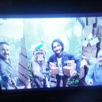 تلویزیون ، کابینت فلزی ، بخاری ،فرش، تخت فلزی