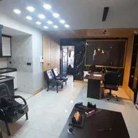 دفتر اداری بر خیابان رزمندگان