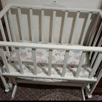 گهواره و کالسکه کریر همگی باهم یک میلیون و دویست|اسباب و اثاث بچه|سهند, |دیوار