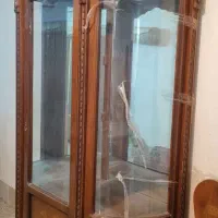 ویترین کمد دار