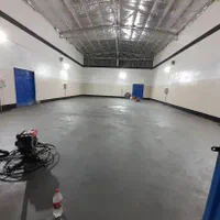 بتن ریزی کف با ماله پروانه و تراز لیزری