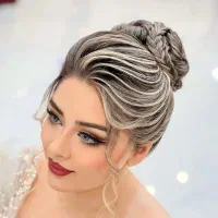 درلاین اصلاح وابرو وشنیون ورنگ به همکار نیازمندم