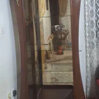 بوفه. ویترین چوبی لوکس با تزئینات برنجی ونور داخلی|بوفه، ویترین، کنسول|شیروان (خراسان), |دیوار