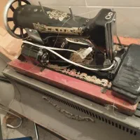 چرخ خیاطی مارک LADAبا پدال امریکائی اصل