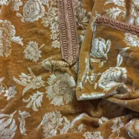 لباس مخمل زمستانه و لباس آزادی|لباس|خور (فارس), |دیوار