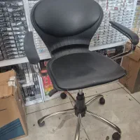 میز و صندلی اداری و کنفرانس به صورت تکی و کامل