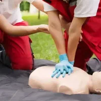 استخدام و آموزش کمک های اولیه و امدادگر حوادث