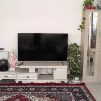 میز تلویزیون رنگ سفید کرمی