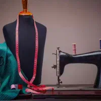 به خیاط نیم ماهر و ماهر برای تعمیرات لباس