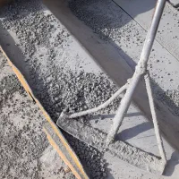 کارگر برای کارگاه بلوک زنی