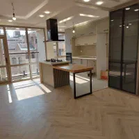 ۱۱۰ متر، غرق در نور، در عباس آباد، نیلوفر