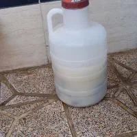 تعدادی دبه خیارشور