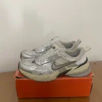 کتونی نایک v2k