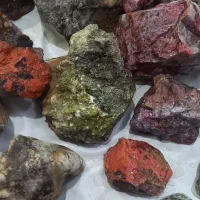 سنگهای قیمتی و جواهری|کلکسیون و سرگرمی|قم, امامزاده ابراهیم|دیوار